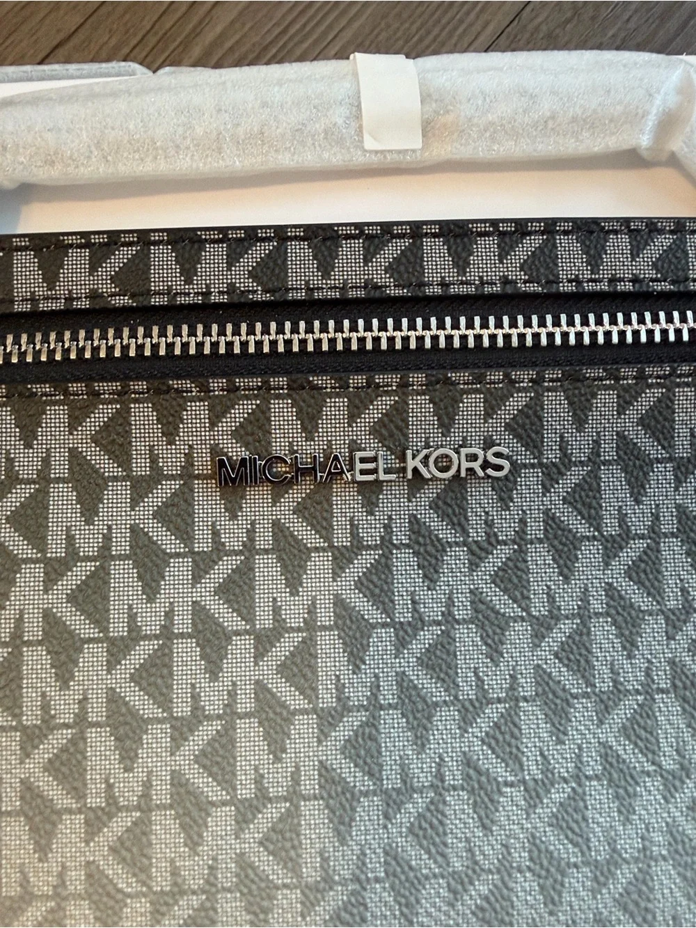 Michael Kors Crossbody Bag with Black Trim BRAND NEW